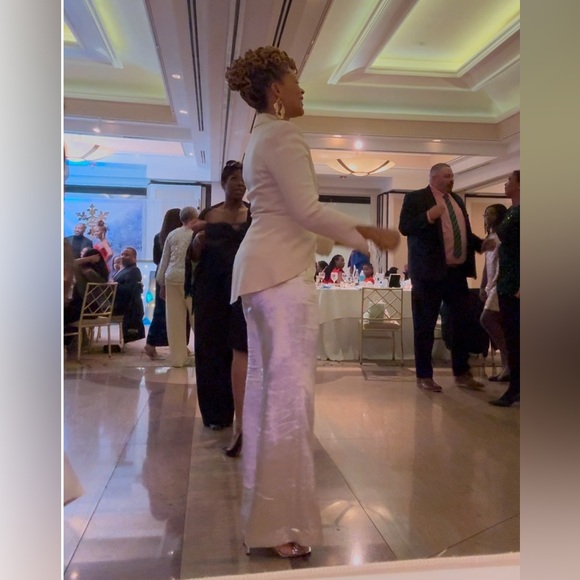 VINTAGE SILK STATEMENT BLAZER - Picture 13 of 16